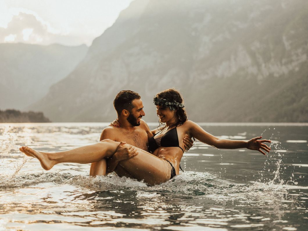 FotografiranjeParaSlapKozjekMangartBohinjskoJezeroLuckePelikanAvtoSproscenofotografiranjeZaljubljenparHribi 74 